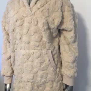 KENSIE - Womens Sz-S/M Nude Colored Fluffy Robe